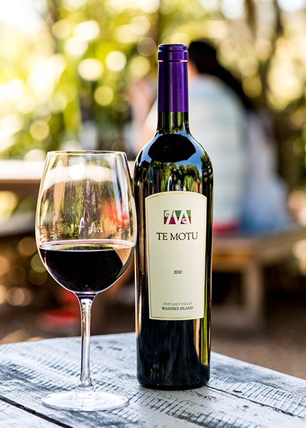 Te Motu Vineyard Waiheke Wine bottle
